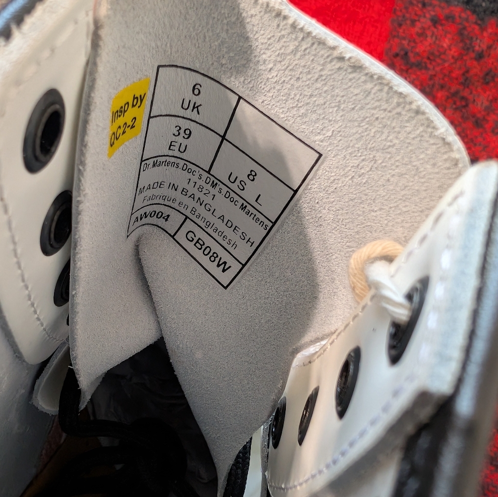 NIB Dr. Martens 1460 W - Picture 7 of 11